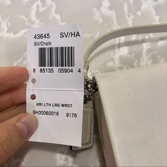 NWT Coach Wristlet! - Picture 3 of 5